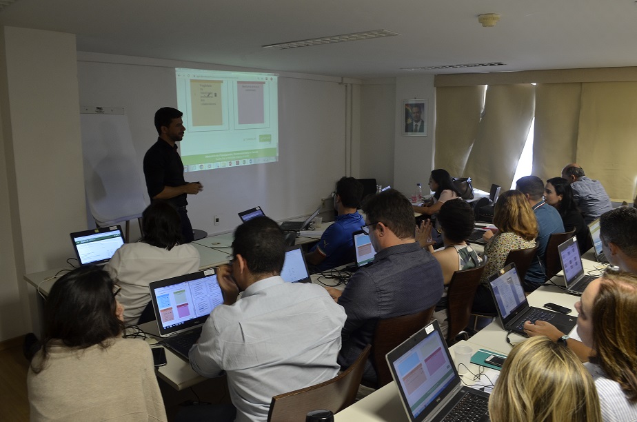 ECI/SCGE capacita mais de 160 servidores, só na primeira semana de novembro