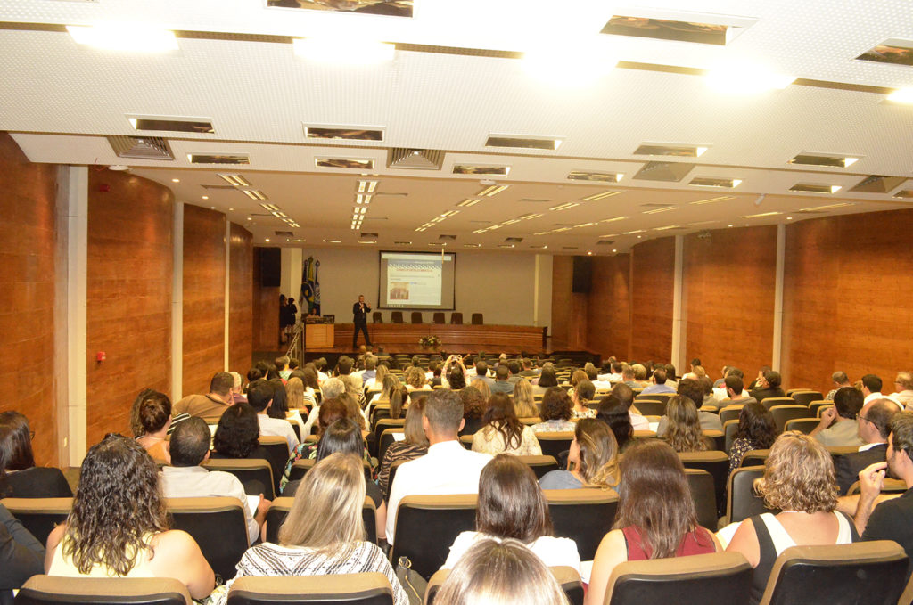 Público prestigia I Seminário de Controle Interno em Pernambuco