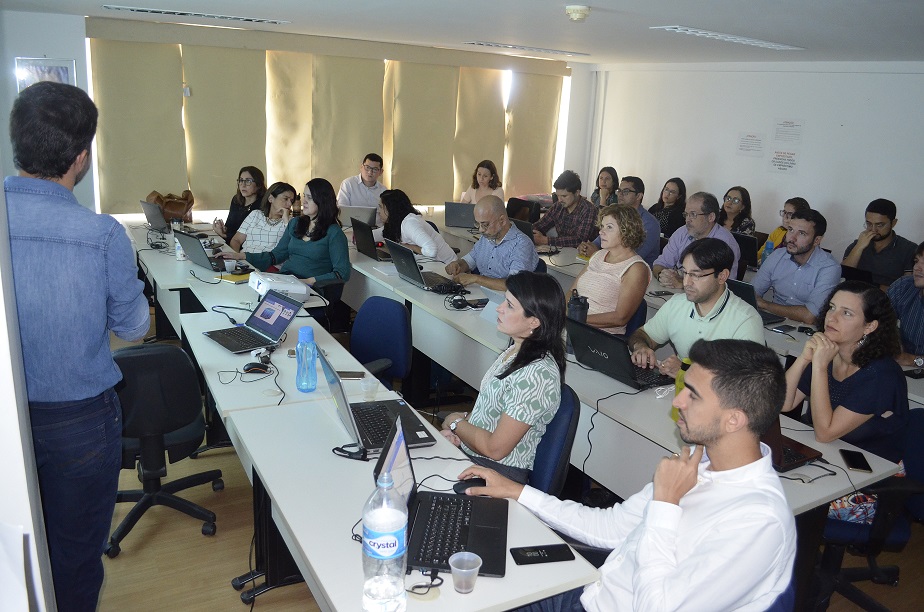 Escola de Controle Interno conclui mais um curso do mês de novembro
