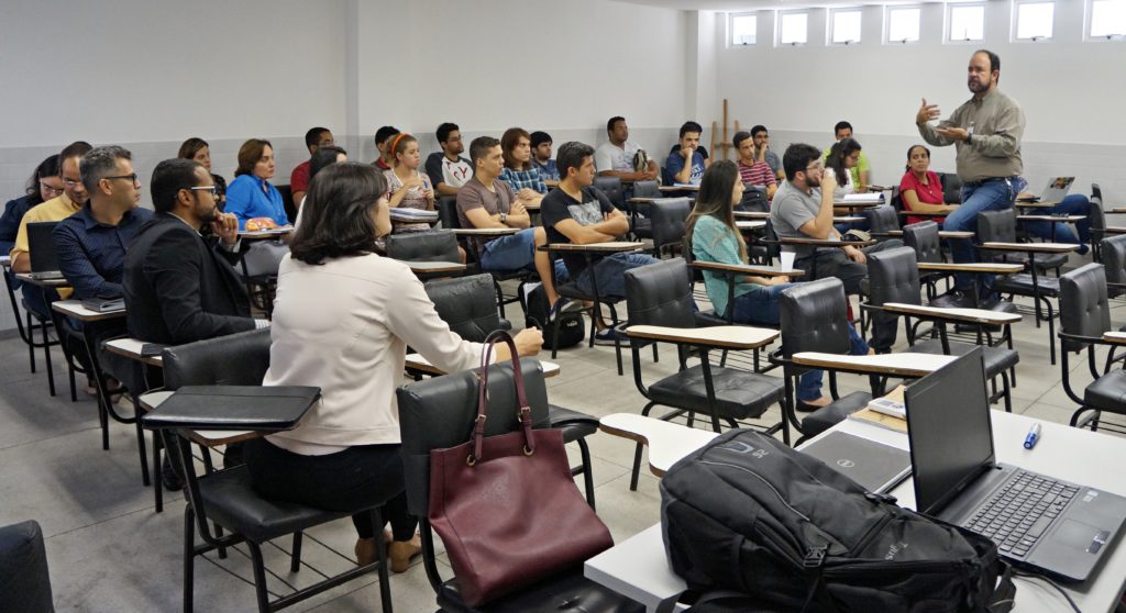 Servidores da SCGE atuam como mentores da disciplina de Inteligência Artificial