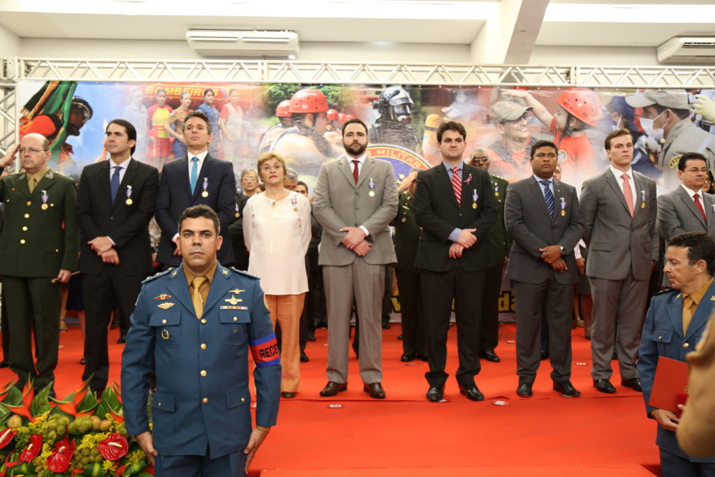 Comenda pelos serviços prestados